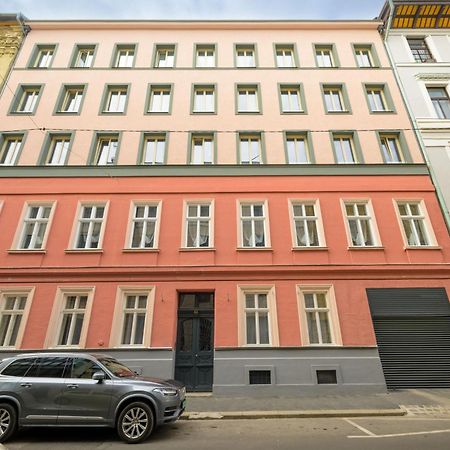 Best Seasons Andrassy Budapest Luaran gambar